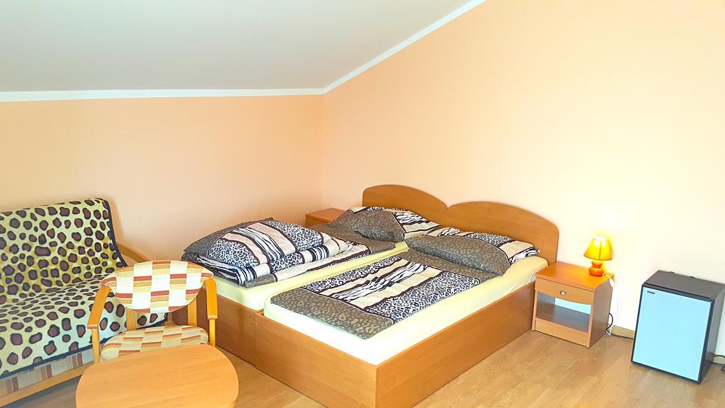 Bed and Breakfast Posejdon Grzybowo  Zimmer foto